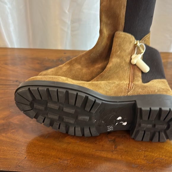 NEW!! Aquatalia Women’s Lauda Weatherproof Chelsea Ankle Boot Bootie, Suede - Picture 4 of 5